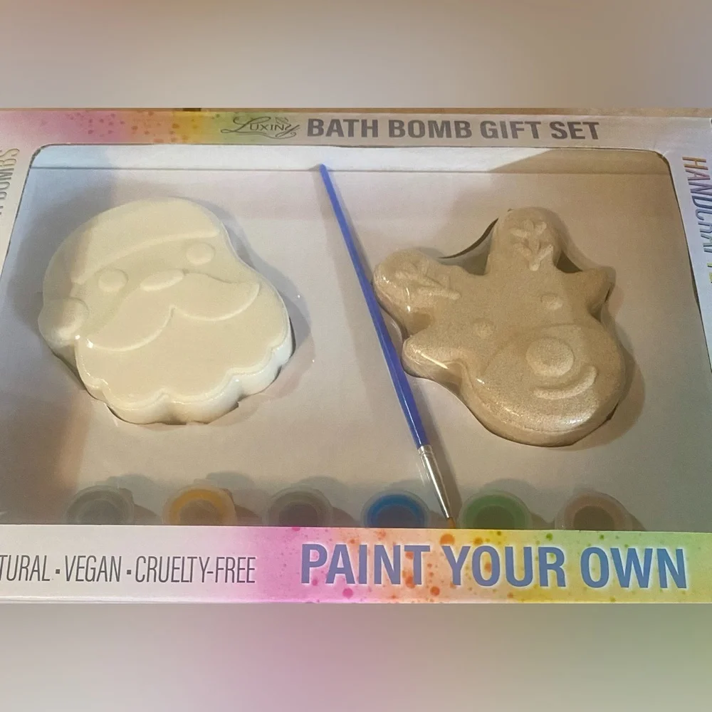 Christmas Paint Your Own Bath Bombs - Santa and Reindeer